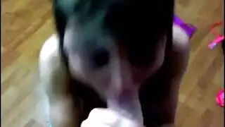 جنس فموي إباحي: حلق عميق، منعكس اختناق، وابتلاع المني