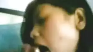 أفلام إباحية مص عميق مع فتاة تايلاندية جميلة