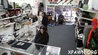 ليلة شهوانية: متعة شرجية ومهبلية قاسية