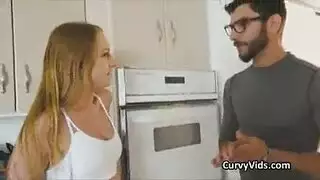 سكس امهات وثدي كبير من اسبانيه