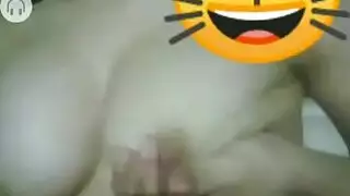 متدربة على الإباحية: جلسة أسماء الصريحة في مكالمة فيديو مباشرة