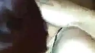 ثلاثية جنسية: جيني وشيرا تشاركان قضيب صديقهما المثير