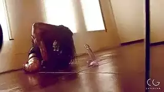 صوفيا فرح وأريا فيورنتينو: عاهرات متهيجة لا تتوقف عن تصوير إباحية صريحة