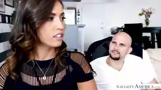 يستغل البنت بزبه الكبير مترجم