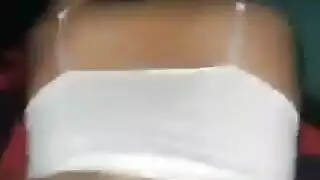 عاهرة مصرية تُمارس الجنس بسرعة وعنف