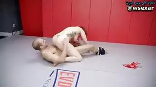 أختان تقذفان السوائل في مشهد إباحي ثلاثي حار