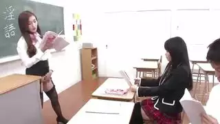 آسيوية تلميذة جنس عنيف في فصل الدراسة
