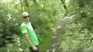 جنس شرجي استعراضي: شابان يتبادلان الأدوار أمام الملأ