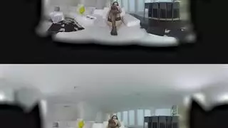 العاهرة شانيل تأخذ القضيب في كل فتحة في جنس الواقع الافتراضي