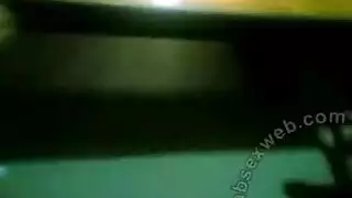 محجبة مثيرة تظهر ثدييها لزميل للحصول على ميزة في مكان العمل