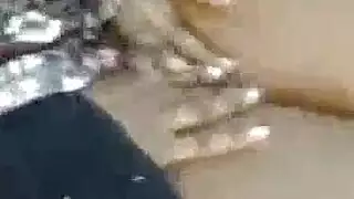 فتاة ليل محترفة نيك تخلع قميس نومها وتكشف عن اشهي صدر