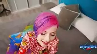 المرأة الجميلة تريد منك أن تضع قضيبك الكبير في بوسها