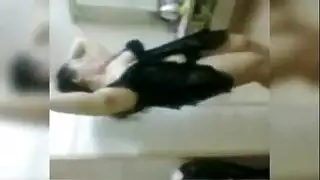 بورن عربي ناري: نكاح على إيقاع أغاني منير