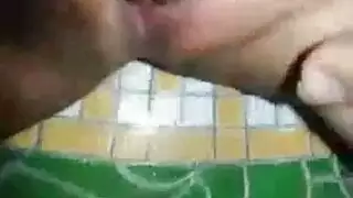 قضيب مطاطي بالحمام