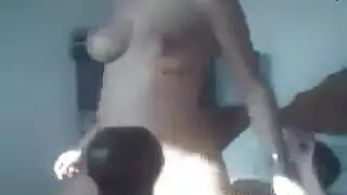 فتاة المزرعة المصرية الساخنة تمارس الجنس الشرجي إكس إكس إكس