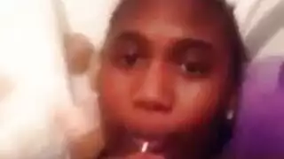 ديوث وجه الفتاة فقاعة بعقب