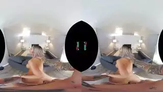 ممارسة الجنس بالواقع الافتراضي مع أثداء عملاقة