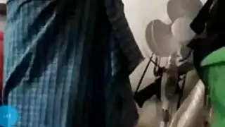 تسريب فيديو جنسي من هاتف مسروق: زوج عربي يمارس الجنس بقوة مع زوجته