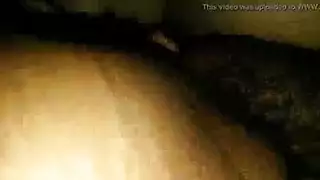 مؤخرة فاتنة تُركب على قضيب عملاق في أوضاع صريحة