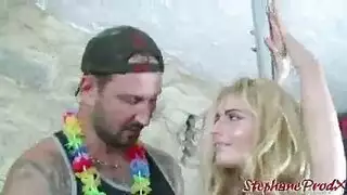 ملكة شرجية فرنسية: جنس عنيف وهزة جماع نافورة