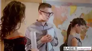 حركة جنسية ثلاثية إكس إكس إكس: فمين وقضيب ضخم واحد