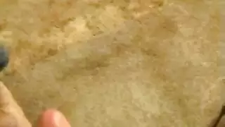 ابتلاع الحمولة: زوجين هواة يمارسان الجنس بوجه كبير واختراق باللسان