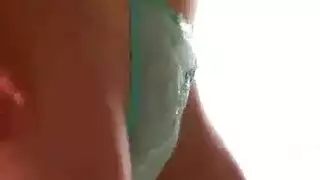 استمناء شقراء حمراء إباحي صريح: حركات ضخ للمهبل