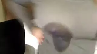 روبي تفتح ساقيها على مصراعيهما من أجل إنهاء بالقذف الداخلي