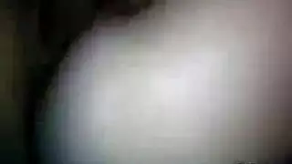 إباحية آسيوية: مراهقة كثيفة الشعر تُمارس معها الجنس بعنف في مشهد إباحي