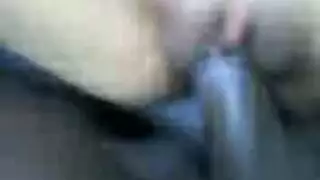 قضيب هائل يملأ ويوسع مهبل ضيق