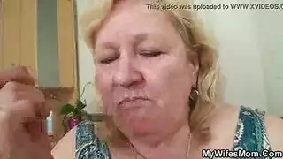 حفلة جنس سحاقي متحركة مع مص قضيب