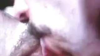 نجم إباحي ساخن يحصل على قذف كبير على الوجه