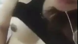 مهبل ضيق يتمدد بواسطة قضيب كبير