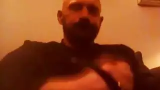 شقراء تتعرض لضرب أنابيب قاسي أثناء التدخين