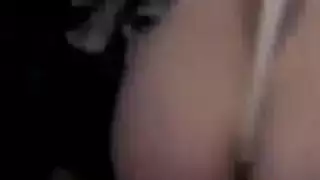 ثلاثية شقراء: مداعبة سحاقية تؤدي لإيلاج شرجي مزدوج