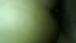 جنس جماعي في السوق: الباعة يتناوبون على عاهرة