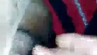 أثداء هائلة تهتز في مشهد إباحي صريح