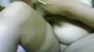 ملكة الشرمطة موني في مشهد إباحي مع رجلها