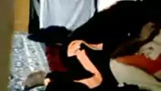 عاهرة مصرية محجبة تحب القضيب في كل فتحة