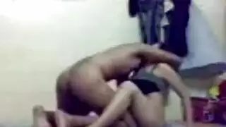 فتاة مصرية ورجل عراقي في قذف داخلي رومانسي إباحي